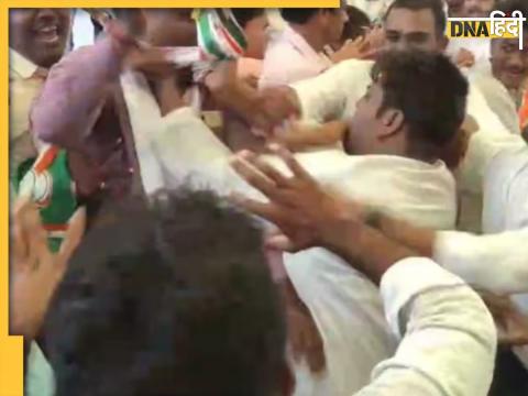 massive fight between congress party workers in samvidhan samman sammelan