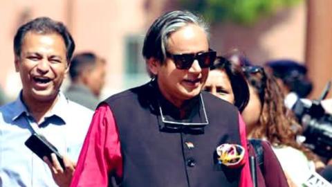 शशि थरूर