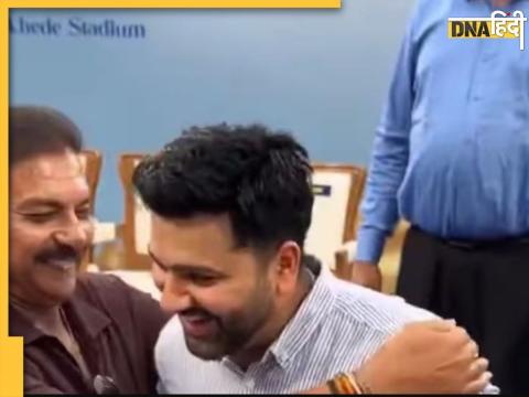 हंसी मजाक का आनंद लेते रवि शास्त्री और रोहित शर्मा हंसी मजाक का आनंद लेते रवि शास्त्री और रोहित शर्मा