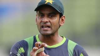 Pakistan include Mohammad Hafeez in last-minute change for Australia Tests