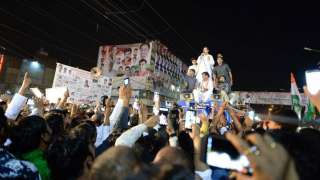 Jabalpur: Gas balloons explodes during Rahul Gandhi's roadshow, none h...