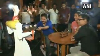 Watch: Robots serve food in Bhubaneswar's 'Robo Chef' restau...