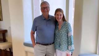 Bill Gates and Melinda Gates daughter Jennifer spotted using iPhone, MacBoo...