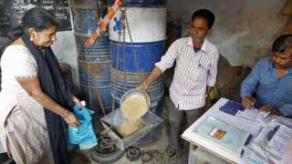 Big news on ration card! You may not get ration from government shops now,...