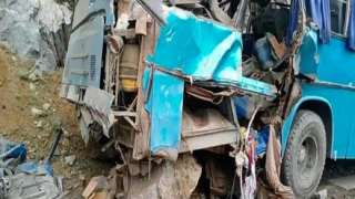 Pakistan bus blast kills 13, including 9 Chinese nationals