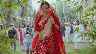 Dia Mirza looks gorgeous in her wedding lehanga, drops UNSEEN photo on Inst...