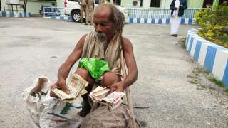 Visually-challenged senior citizen approaches collector with old Rs 500, 10...