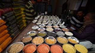 Prices of pulses, edible oil come to come down from February, says govt