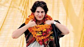 Priyanka Gandhi flags off 'Pratigya Yatra'; promises farm loan wa...