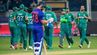 Stand with Mohammed Shami, but what about Virat Kohli? Netizens question af...
