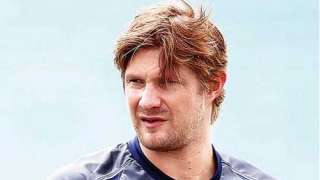 Shane Watson mistakes ball for the Moon after Jos Buttler's massive si...