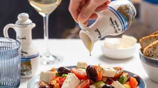 From Greek salad to basic sprouts: Include these delicious and healthy salads in your diet