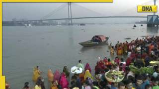 Chhath Puja 2022: Here’s how people in several cities offer 'Argha' to rising sun