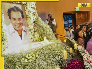 Dharmendra Prayer Meet In PICS: Hema Malini, daughters Esha Deol, Ahana Deol remember superstar, Amit Shah, other political heavyweights offer tributes