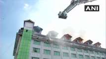 Jammu and Kashmir: Major fire breaks out in Srinagar's Hotel Pamp...
