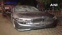 Mumbai: Cops chase down BMW after drunk driver hits multiple vehicles...