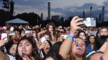 Thousands in Central Park panic after barrier collapse