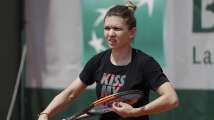 Simona Halep retires in first round of China Open