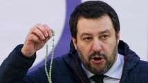 Italy's Mateo Salvini attacks Juncker, hopes for change in 2019