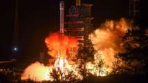 Chinese probe lands on dark side of the moon