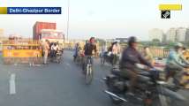 People violate social distancing norm in Noida vegetable market 