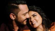 Aditya Narayan locks lips with wife Shweta Agarwal on Kiss Day, photo...
