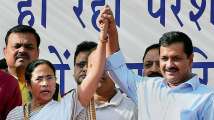 Mamata extends support to Kejriwal over NCT Bill, stands in solidarity...