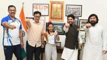 From posing with silver medal to eating pizza: Weightlifter Mirabai Chanu g...