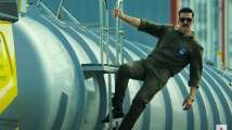 'Bellbottom' movie review: Akshay Kumar lives up to 'na...