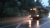 Heavy rains cause waterlogging in Delhi-NCR, traffic hit at Azadpur, D...