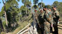 Army chief MM Naravane visits forward areas along LoC in J&K