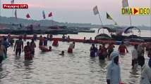 Sharad Purnima: Devotees take holy dip in Triveni Sangam