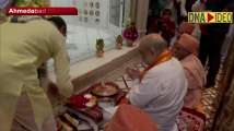 Amit Shah offers prayers at Shree Kashtbhanjan Dev Mandir in Ahmedabad