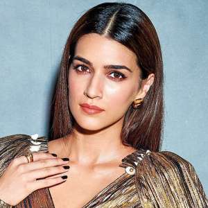 After Deepika Padukone, Kriti Sanon starts her 'thought journal' on New Year 2021 - Vimarsana News