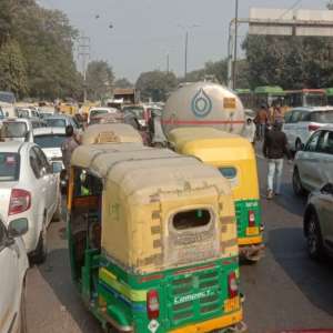 Farmers' tractor rally: Traffic affected in parts of Delhi, check routes to avoid - Vimarsana News