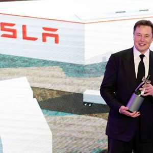 Elon Musk's Tesla buys bitcoin worth USD 1.5 billion, to accept as payment soon - Vimarsana News