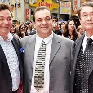 When Rishi Kapoor revealed why he 'worries a lot about Rajiv Kapoor (Chimpu)' in his book 'Khullam Khulla' - Vimarsana News