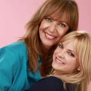Allison Janney starrer 'Mom' to end with season 8, one year after Anna Farris' exit - Vimarsana News
