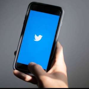 Twitter rolls out voice messages in DMs, here's how to send them - Vimarsana News