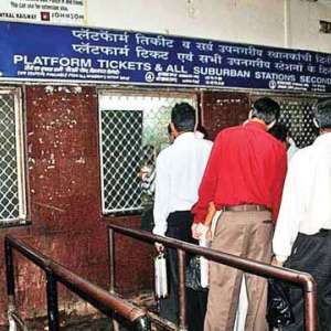 Railways hikes platform ticket prices, now pay Rs 30 instead of Rs 10 - Vimarsana News