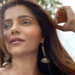 'Bigg Boss 14' winner Rubina Dilaik tests COVID-19 positive, Aly Goni, Jasmin Bhasin wish her speedy recovery - Vimarsana News