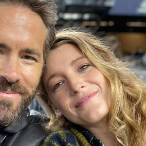 In Pics: Ryan Reynolds-Blake Lively's date at Yankees scream of quirky romance - Vimarsana News