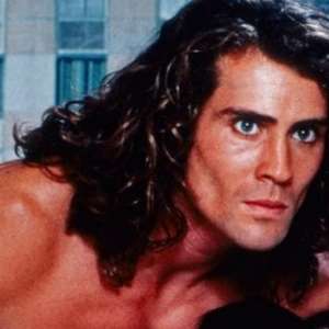 'Tarzan' star Joe Lara, wife Gwen Lara die in a plane crash - Vimarsana News