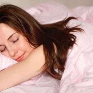 How sleeping naked can hamper a good night's sleep during summers - Vimarsana News