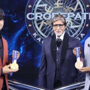 'KBC13': Neeraj Chopra recreates Amitabh Bachchan's dialogue 'Main Aur Meri Tanhai' in Haryanvi, leaves actor in splits - Vimarsana News