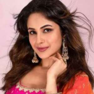 WATCH: Shehnaaz Gill steps out for the first time since Sidharth Shukla's death, Instagram reel goes VIRAL - Vimarsana News