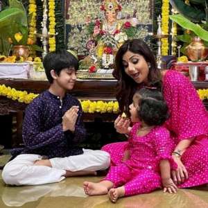 'Sowing seeds of faith': Shilpa Shetty performs aarti at home with her children, Raj Kundra missing - Vimarsana News