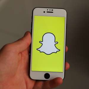 Snapchat faces global outage, users unable to send or receive messages - Vimarsana News