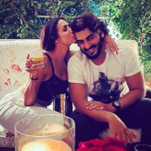 Arjun Kapoor pens romantic note for Malaika Arora on her birthday, drops mushy photo - Vimarsana News