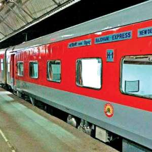 Train runs in opposite direction to save life of mother, newborn child - Vimarsana News
